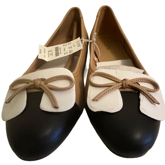 NWT J. Crew Nude Ballet Flats with Black Cap Toe - Picture 2 of 8